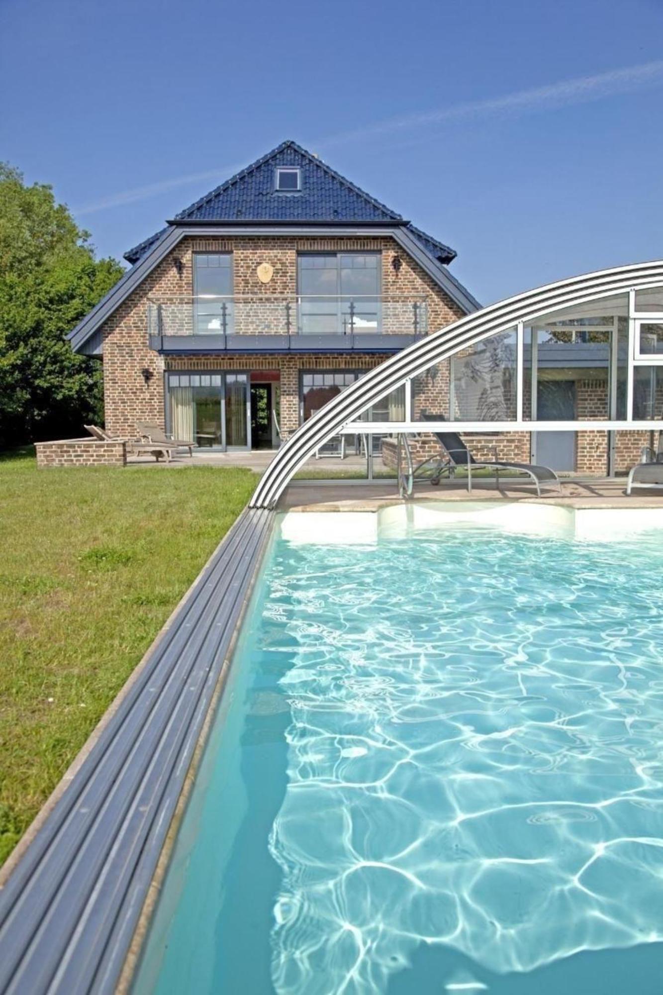 Ferienhaus In Boltenhagen Mit Privatem Pool Villa Exterior photo